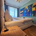Design 1 - By Alkatravel, Ski&bike Appartement