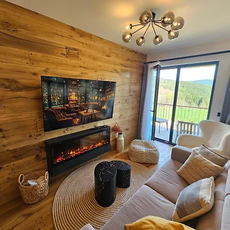 Design 1 - By Alkatravel, Ski&bike Apartament *