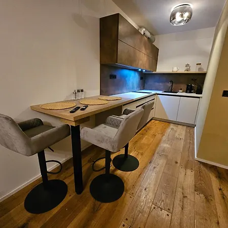 Design 1 - By Alkatravel, Ski&bike Apartamento *